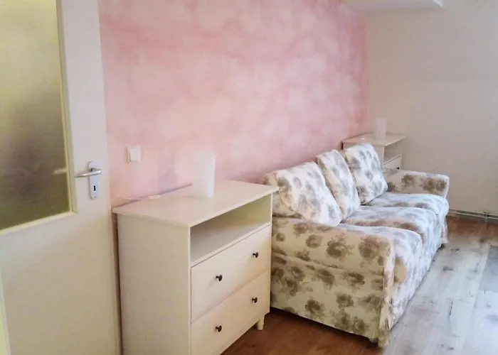 Schones Feng Shui Loft Uber Den Dachern Der Dresdner Neustadt Apartman Drezda
