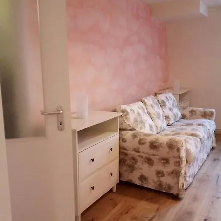 Schones Feng Shui Loft Uber Den Dachern Der Dresdner Neustadt ドレスデン